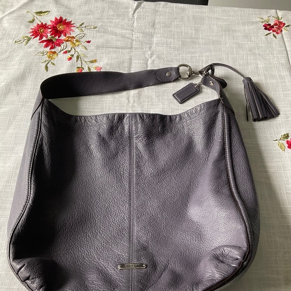 Coach Avery Pebbled Leather Hobo Bag F23309 - Picture 1 of 4